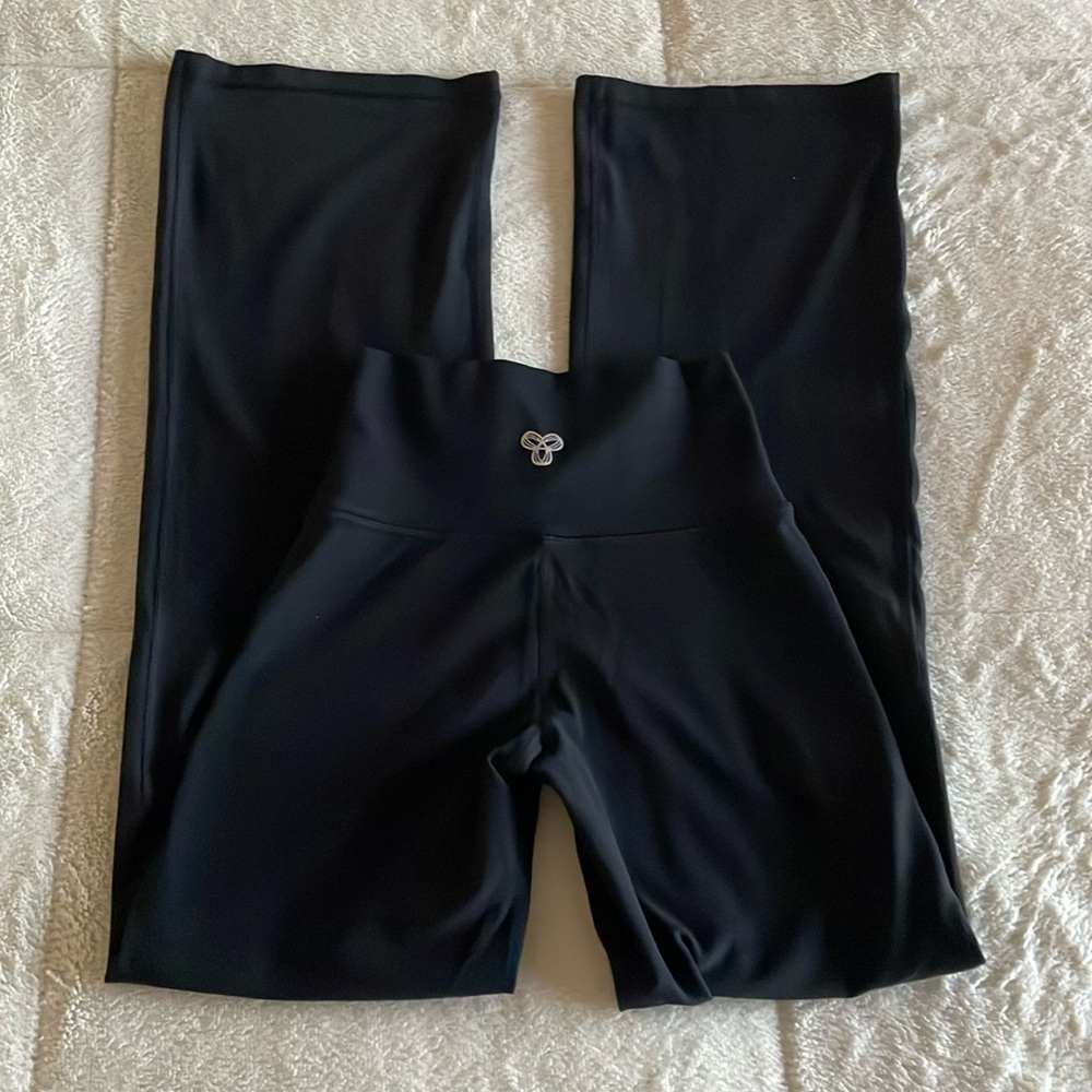 Aritzia Black Leggings